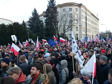 В Варшаве прошел многотысячный антиправительственный митинг